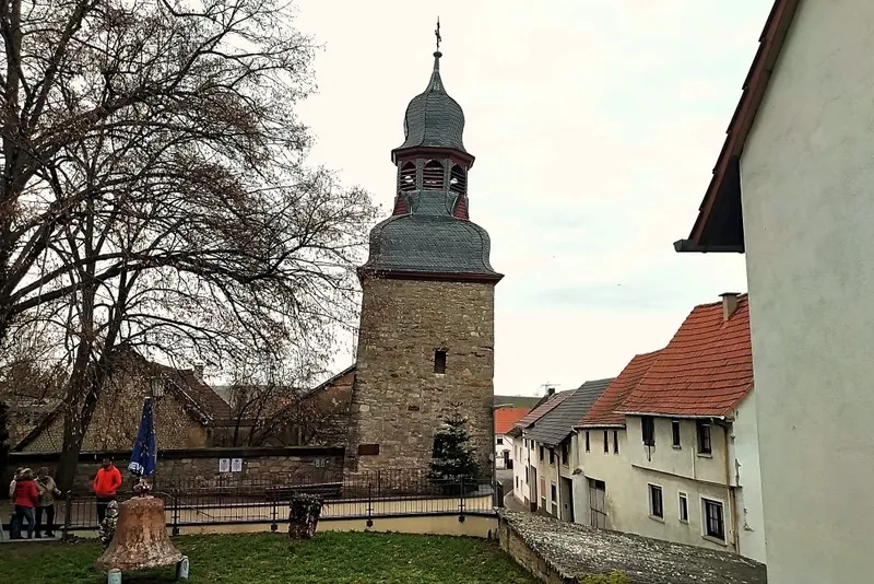 Der schiefe Turm von Gau-Weinheim