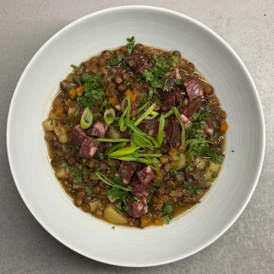 Einfach lecker: Linseneintopf süß-sauer mit Blutwurst