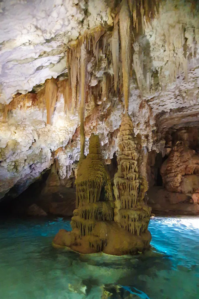 Höhlentouren auf Mallorca: 5 Ideen zu Wasser- & Meereshöhlen