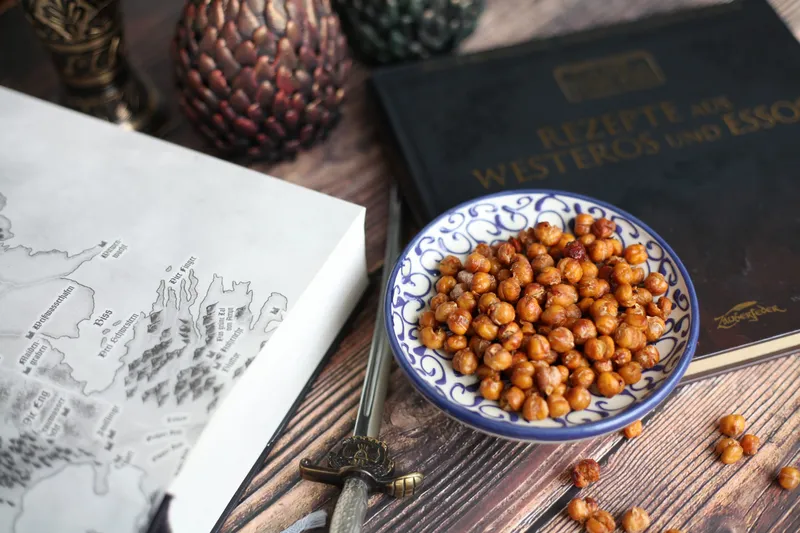Geek Kitchen | Serien-Food für jede Folge von House of the Dragon S03 – „Rezepte aus Westeros & Essos“