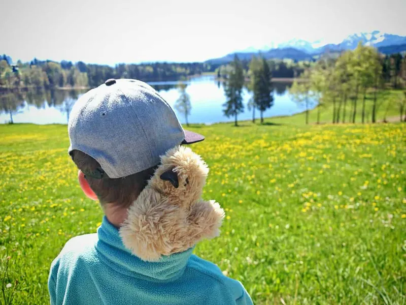 Ausflugstipp im Allgäu: Der Schwaltenweiher bei Seeg mit dem perfekten Bergblick