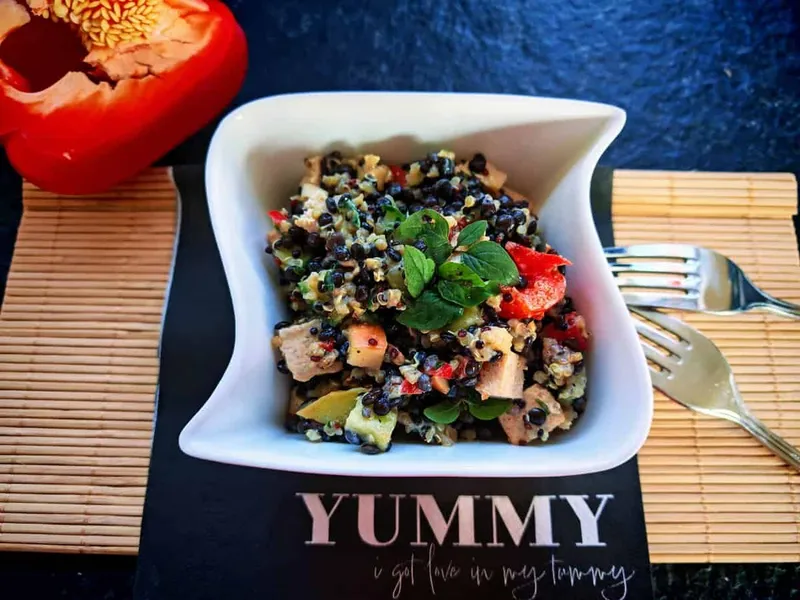 Herrlich aromatischer Couscous Salat mit Linsen & Tofu