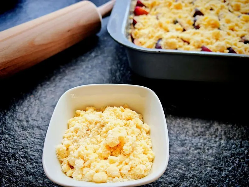 Die einfachsten veganen Butterstreusel – perfekt für Kuchen & Desserts