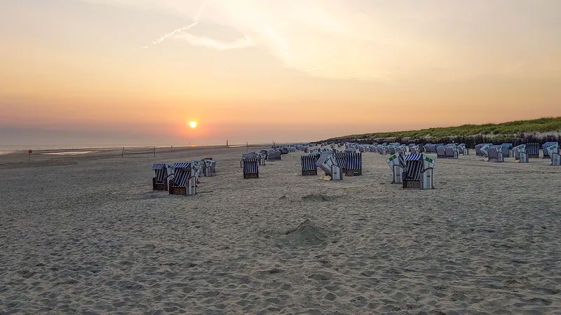 Norderney: Mit der Linie 5 zum Oststrand „Weiße Düne“