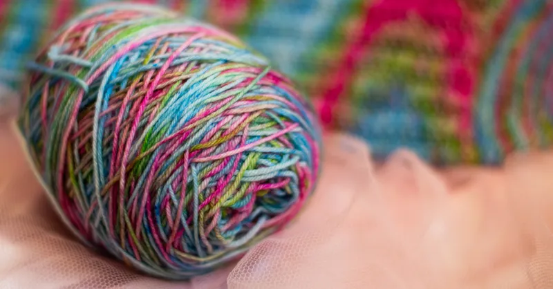 Das PERFEKTE Muster für bunte Sockenwolle