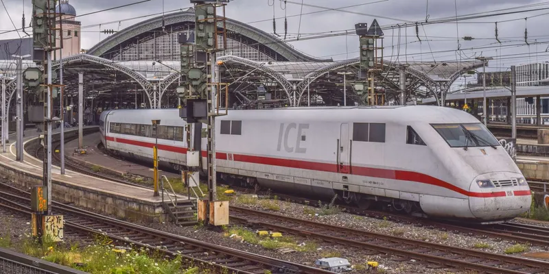 Ausstattung für die Bahnfahrt