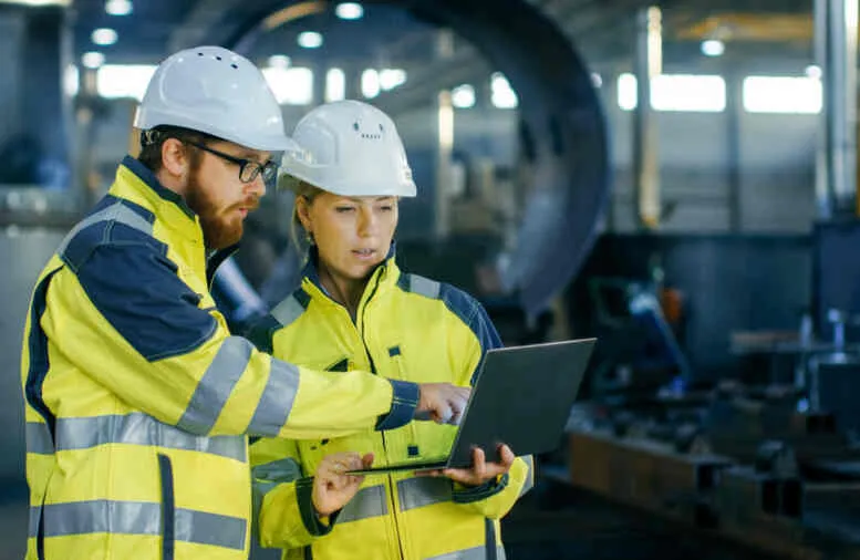 Arbeitssicherheit im Betrieb: Leitfaden für die richtige Schutzausrüstung