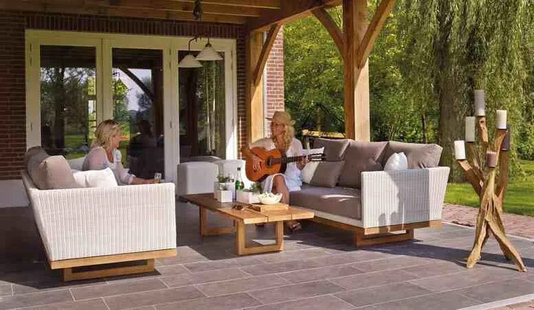 Polyrattan, Holz oder Alu? Welches Gartenmöbelset wirklich wetterfest ist