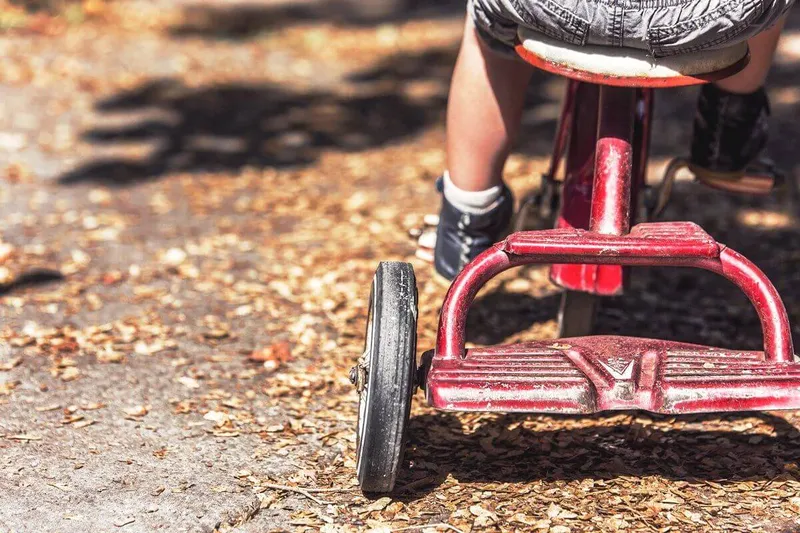 Kinderfahrzeuge nach Alter: Welches Rad zu welcher Etappe passt