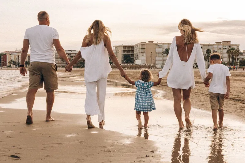 Last Minute in die Ferien: So findest Du jetzt noch einen bezahlbaren Familienurlaub