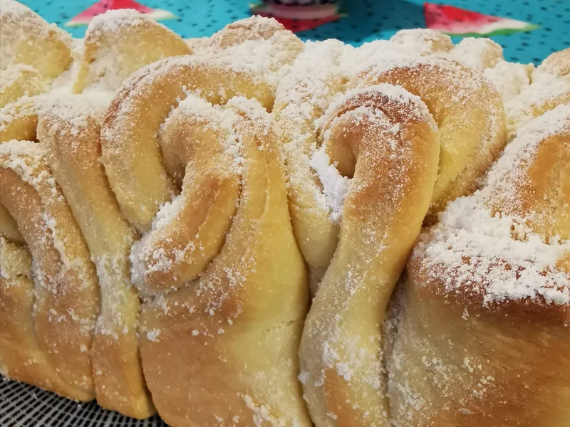 Briochebrot in Rosenform – einfaches und schnelles Rezept