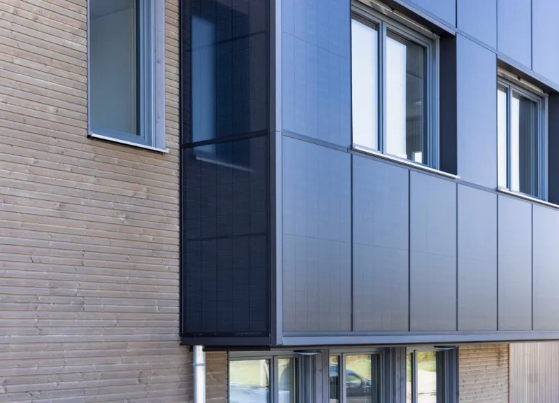 StoVentec Photovoltaics Inlay – Passelemente für PV-Fassaden