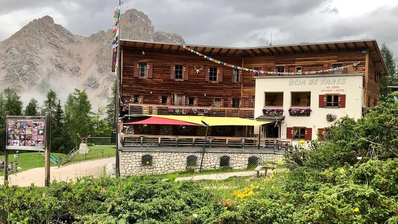 ITALIEN: „Rifugio Fanes“ in den Dolomiten