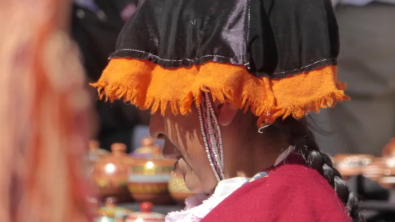 BOLIVIEN und PERU: Indigene Frauen