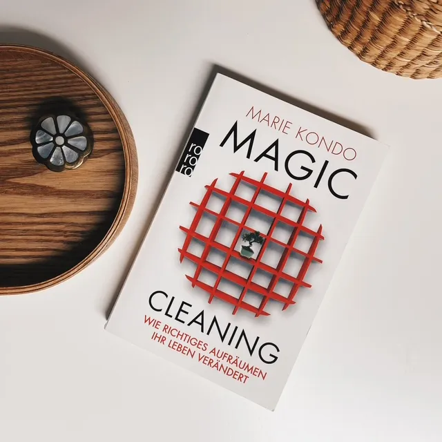 Wie die KonMari Methode von Marie Kondo mein Leben verändert hat und warum ich sie trotzdem nicht jedem empfehlen würde.