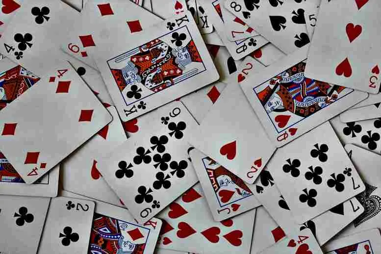 Kleine digitale Auszeiten: Warum klassische Solitär-Spiele heute wieder gefragt sind