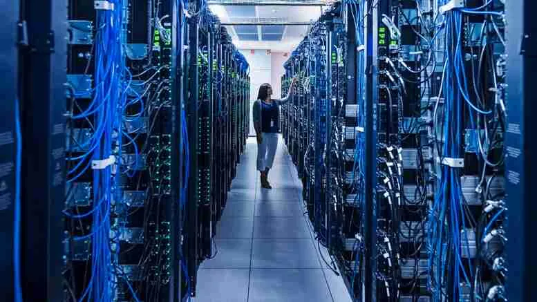 Rechenzentrum-Infrastruktur: Bodenbeläge und Tragsysteme im Technikbereich
