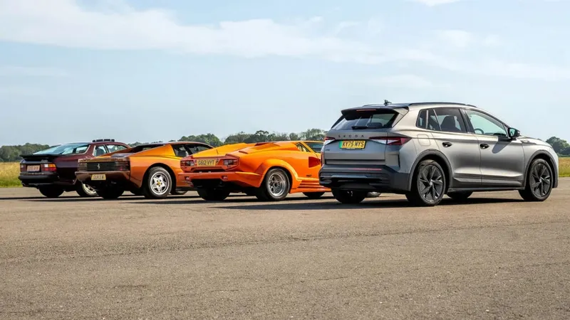 Dragrace: Škoda Elroq vRS gegen Ferrari, Lamborghini & Porsche