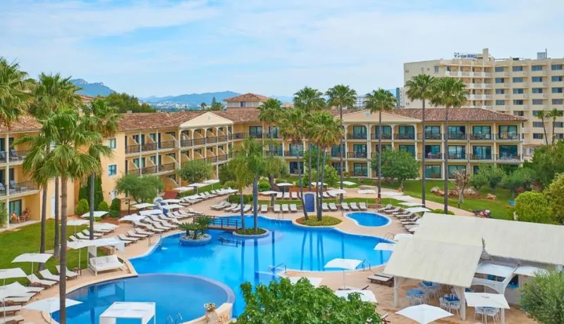 CM Mallorca Palace und die Golfplätze der Ostküste: Golf, Tennis und Luxus in Sa Coma