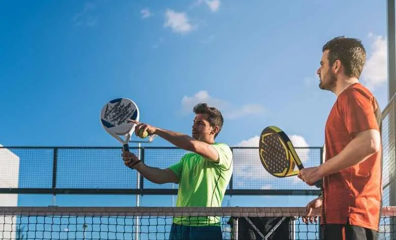 Padel in Europa: Warum die Trendsportart immer mehr Menschen begeistert