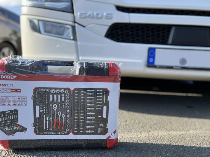Motorschaden selbst beheben: Pannenhilfe für Fernfahrer