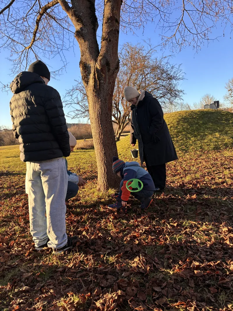 Sollte in jedem Rucksack sein: ein Erste-Hilfe-Set für Familien