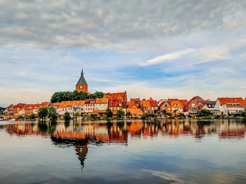 Mölln Sehenswürdigkeiten: Die Eulenspiegelstadt zwischen zwei Seen