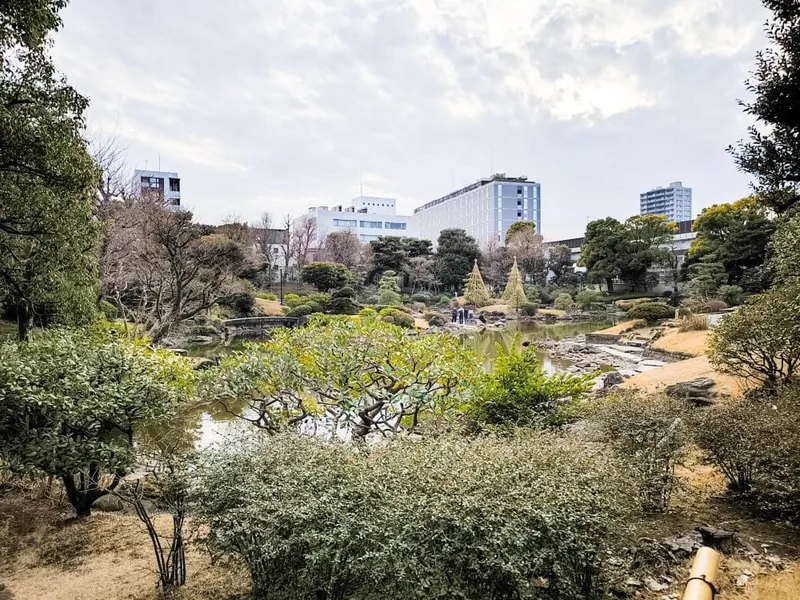 Kyu-Yasuda-Teien: Ein verstecktes Gartenjuwel im Herzen Tokios