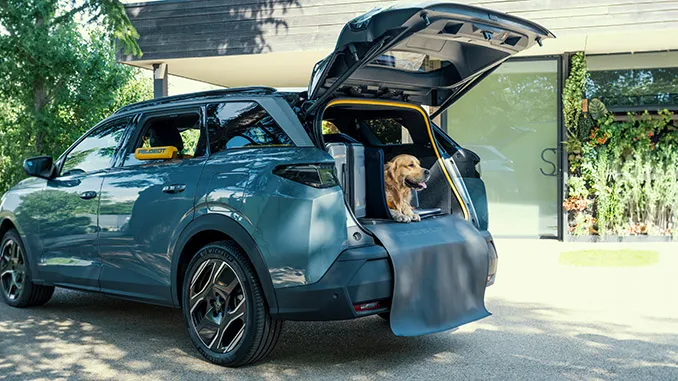 Reisen mit Hund: Peugeot denkt das Auto aus einer neuen Perspektive