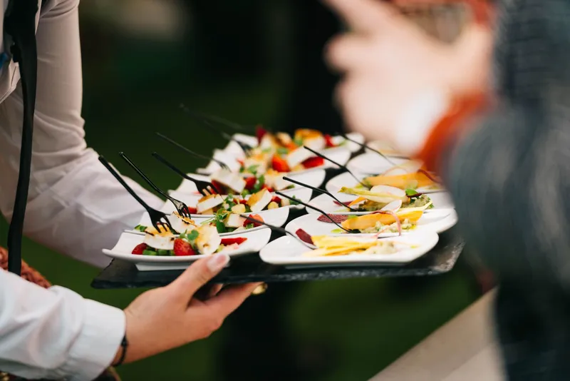 Professionelles Catering für Firmenevents in Hamburg planen: Der ultimative Guide