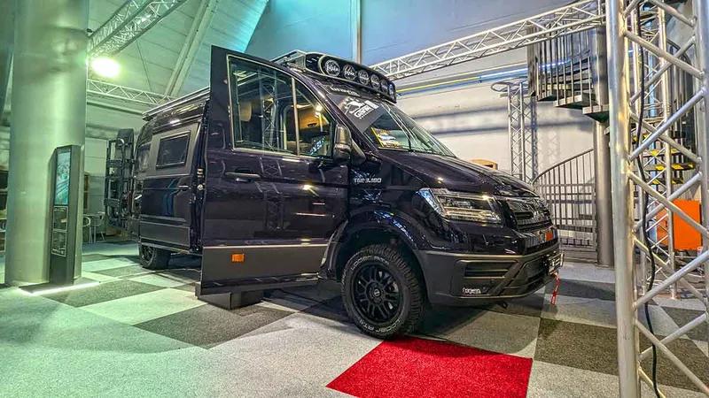 Bravia Swan 680: Autarker Power-Campervan auf MAN