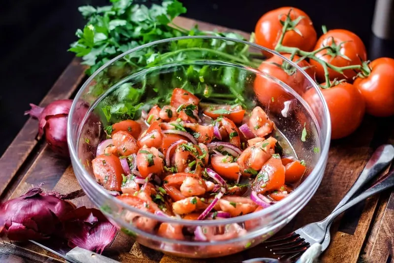 Tomatensalat mit Sumachdressing