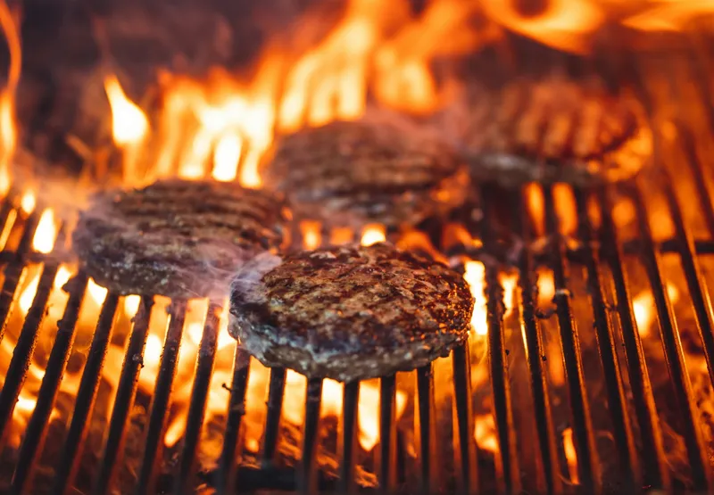 Grillen im eigenen Garten: Die perfekte BBQ Party für unvergessliche Abende