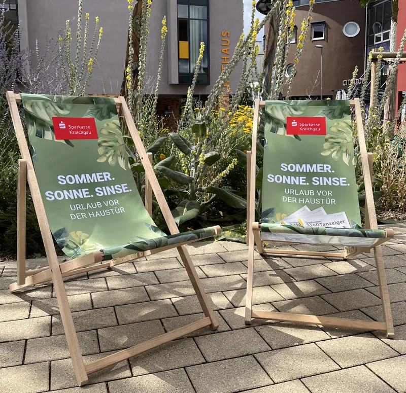 Auftakt der Liegestuhl-Aktion und Vorfreude auf den Open-Air-Flohmarkt