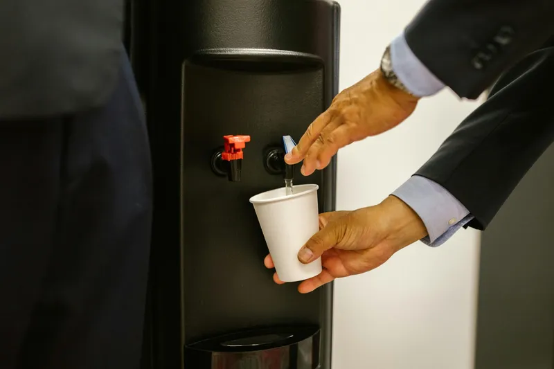 Wasserspender für das Büro – Die ultimative Entscheidungshilfe