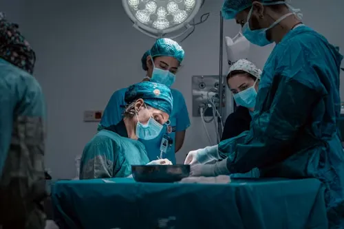 Brustoperationen in Antalya: Individuelle Planung rückt bei Vergrößerung und Straffung in den Fokus