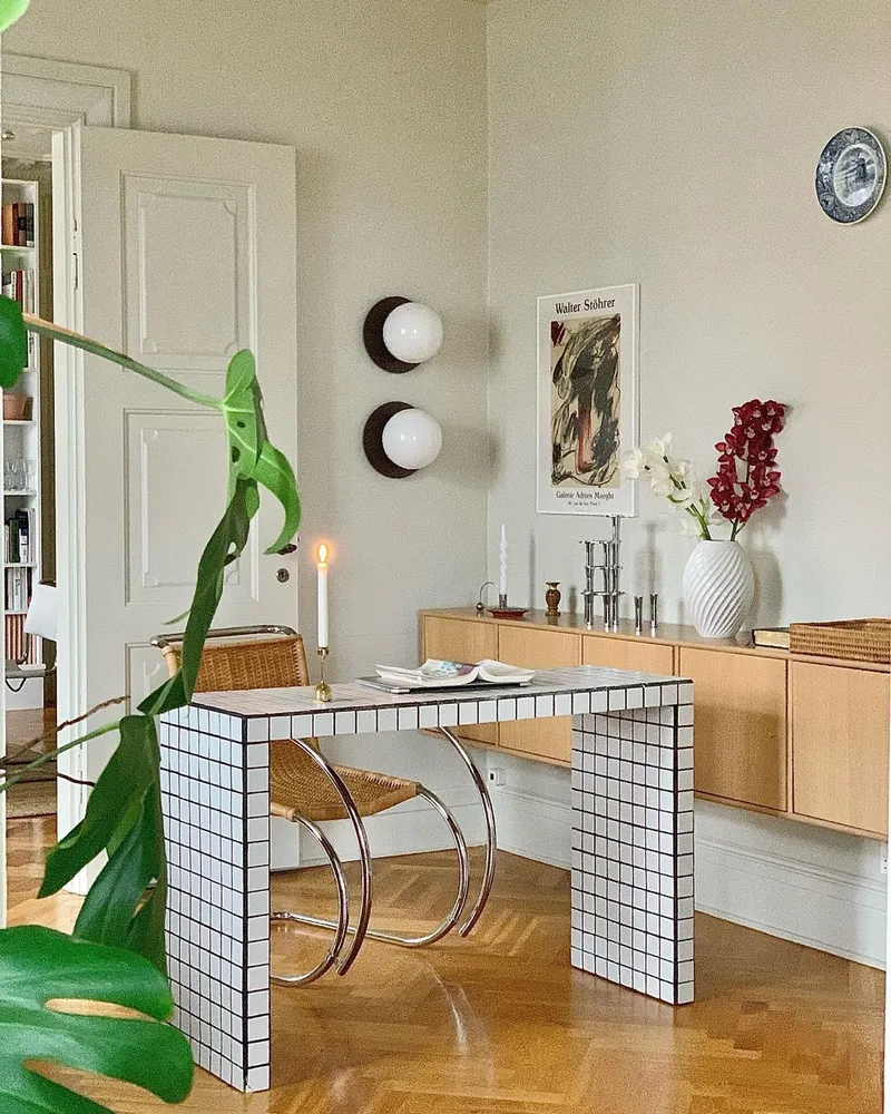 Schreibtisch im Wohnzimmer integrieren: 5 stilvolle Ideen
