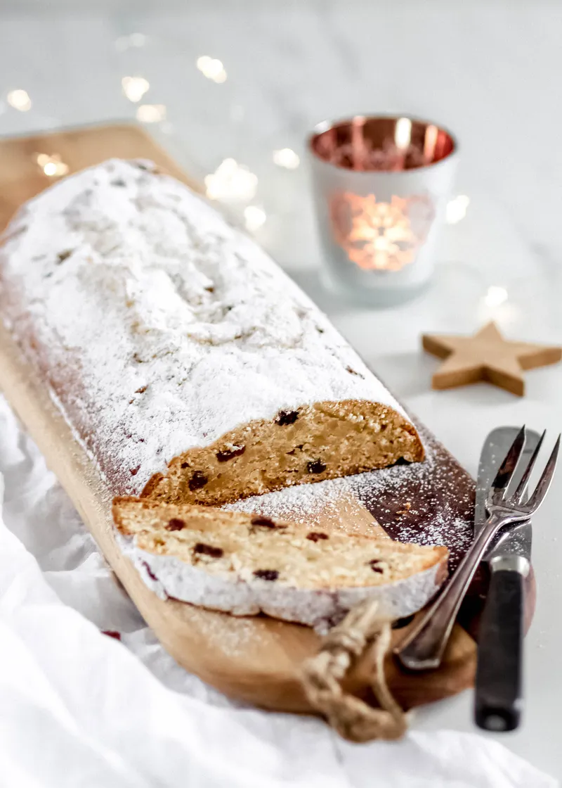 gelingsicheres Rezept für einen saftigen Marzipanstollen ohne Hefe