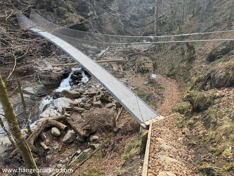 Steibibrücke 2025 – schöne Hängebrücke oberhalb Giswil (OW)