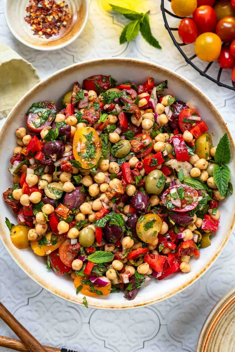 Mediterraner Kichererbsensalat