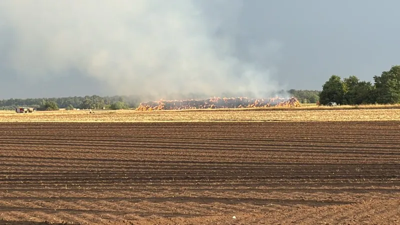 St. Leon-Rot – Mehrere Heuballen in Brand geraten