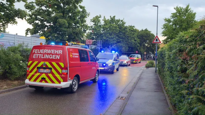 Video: DB-Sicherheitsmitarbeiter bei Sturz aus fahrendem Zug lebensgefährlich verletzt