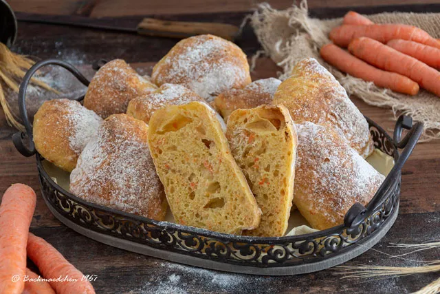 Möhrenbrötchen