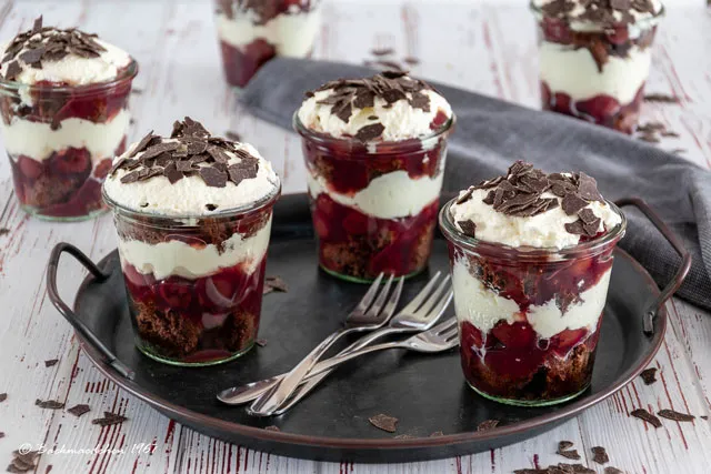 Schwarzwälder Kirschtorte im Glas