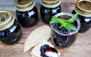 Rezept: Heidelbeermarmelade aus Wildfrüchten
