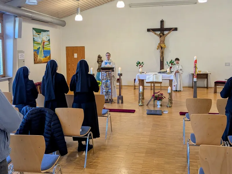 Vorbeitung auf Innen-Renovierung: Umzug aus der Herz-Jesu-Kirche ins Mauritiushaus