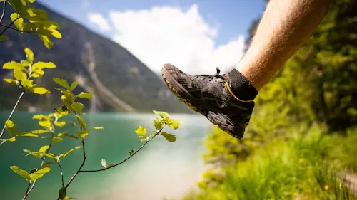 Natürlich und gesund: Wie breite Schuhe für Herren die Fußgesundheit fördern