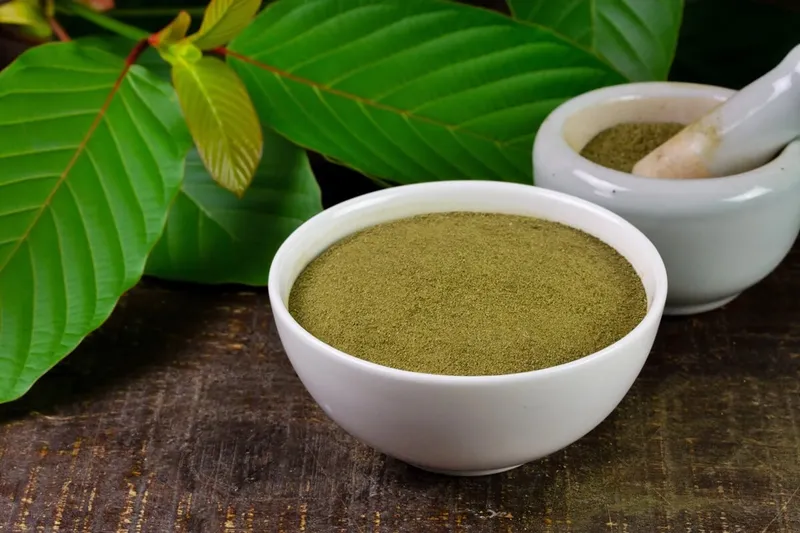 Alles, was Sie über Rotes Kratom und seine Wirkung wissen müssen