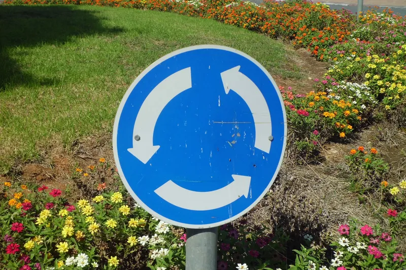 Nächste Bauphase beim Umbau zum Kreisverkehr am Neuengammer Hausdeich!