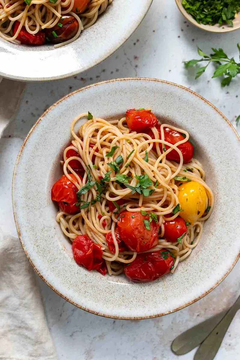 Spaghetti mit Sardellen & Tomaten